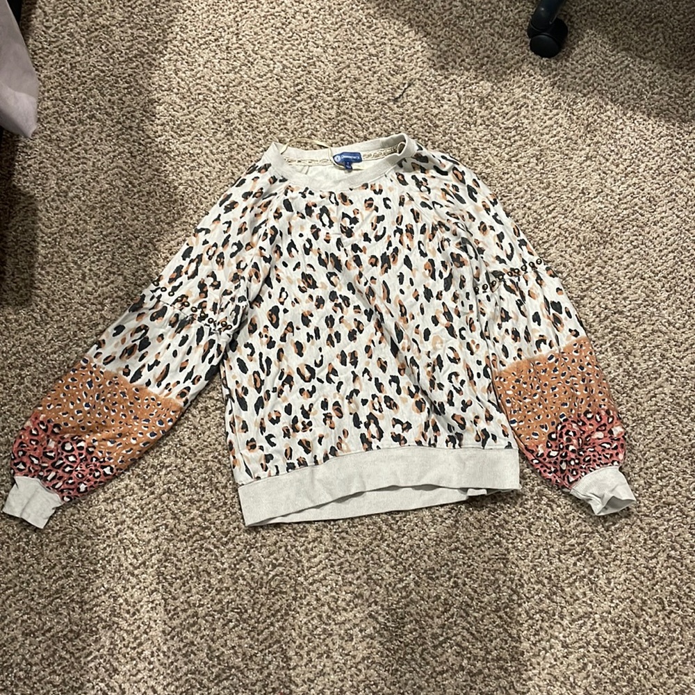 Small cheetah print sweater